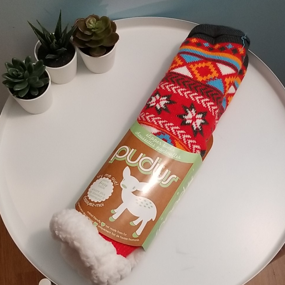 Pudus extra fuzzy inside knit slipper socks NWT